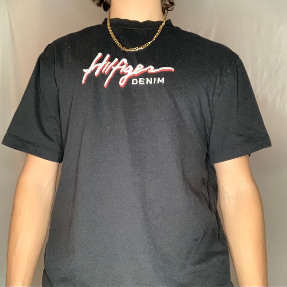 Tommy Hilfiger Signature T-Shirt.
